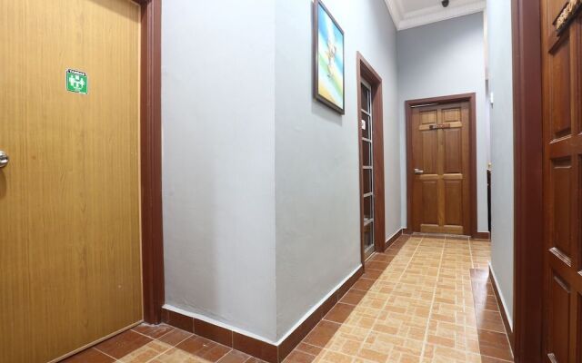 OYO 89523 Villa Sri Mayang