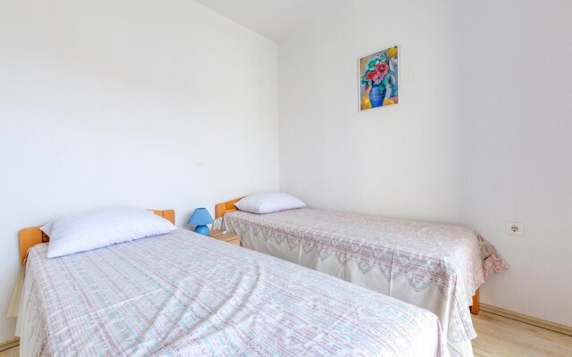Amazing Apartment in Podstrana With Wifi and 2 Bedrooms