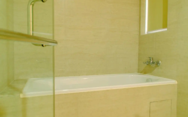 Comfort and Spacious 2Br at Gold Coast Apartment
