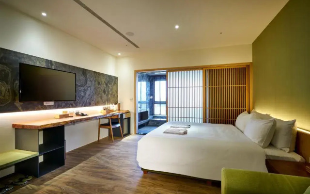 Shine Mood Resort