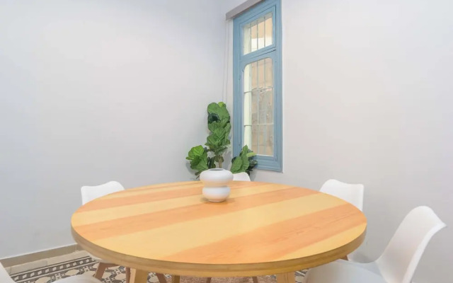 Flame 3-Bedroom Apartment in Mar Mikhael