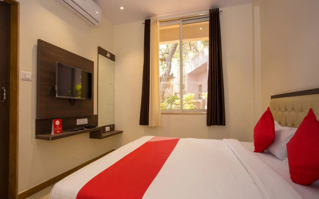 OYO 11483 Hotel Oakwood