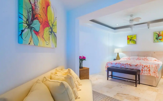Deep Blue Condos - Entire