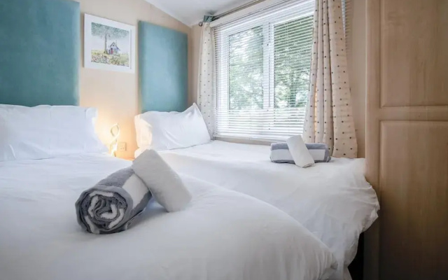 1 Manor Lodge - 3 Bedroom Lodge - Pendine