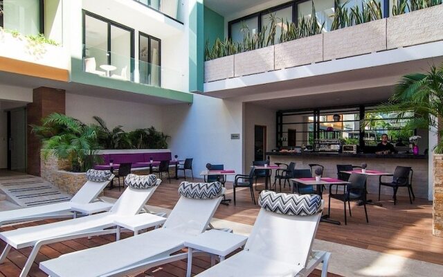 Menesse City Condo 1417