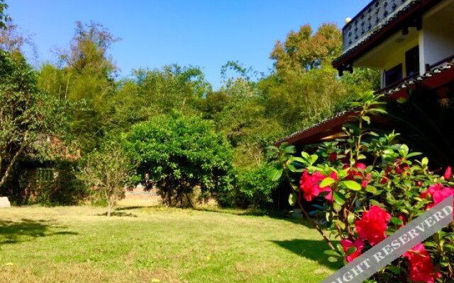 Snow Lion Riverside Resort