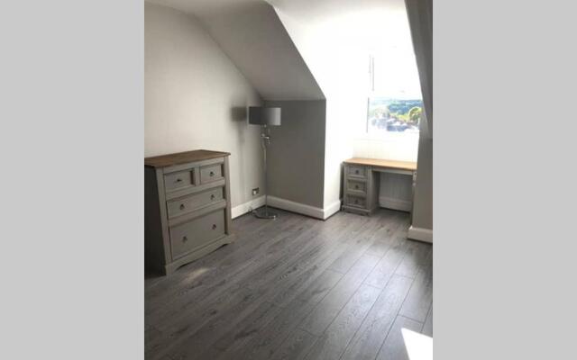 Large 7 bedroom House with Parking near City Centre
