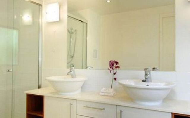 Cairns Beach Holiday Apartment