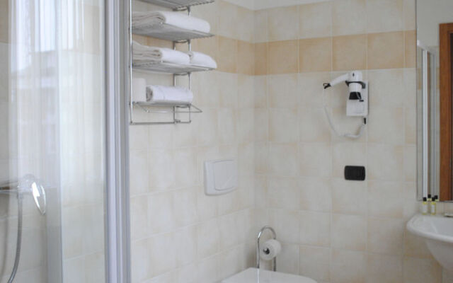 International Hotel Iseo