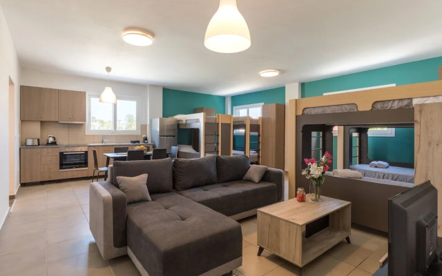 Local Hostel & Suites