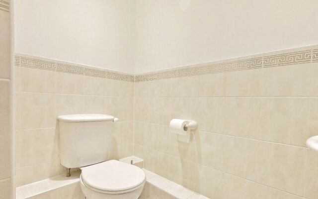 Central Spacious & Stylish Apartment