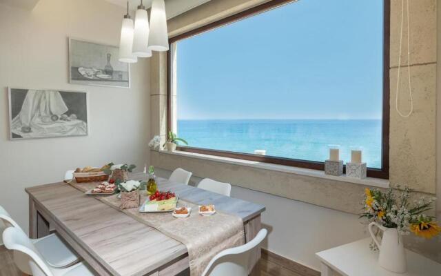 Private luxury 3bdrm Villa - Walk to beach