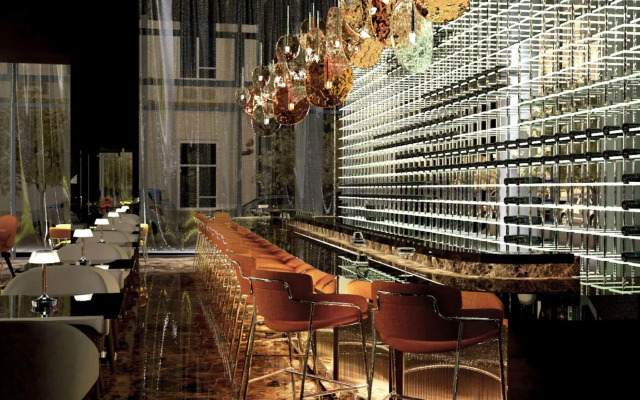Adia Aluma Athens, Curio Collection By Hilton