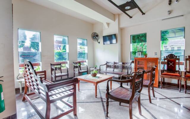 Hotel Winotosastro by OYO Rooms