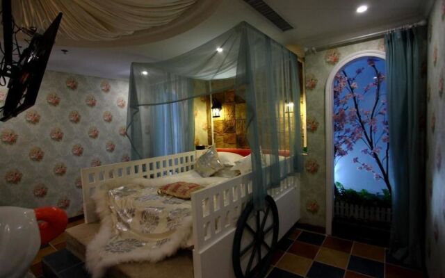 Wuhan U and I Theme Hotel