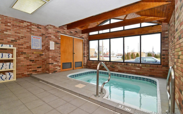 Best Western Falcon Plaza - Bowling Green