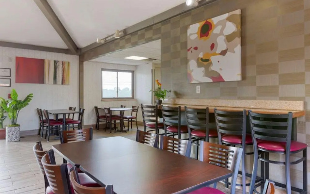 Quality Inn & Suites North