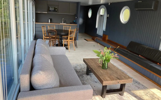 Houseboat - best place in Prague