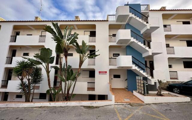 Hopstays Albufeira Casa do Zanão - 100m beach apartment