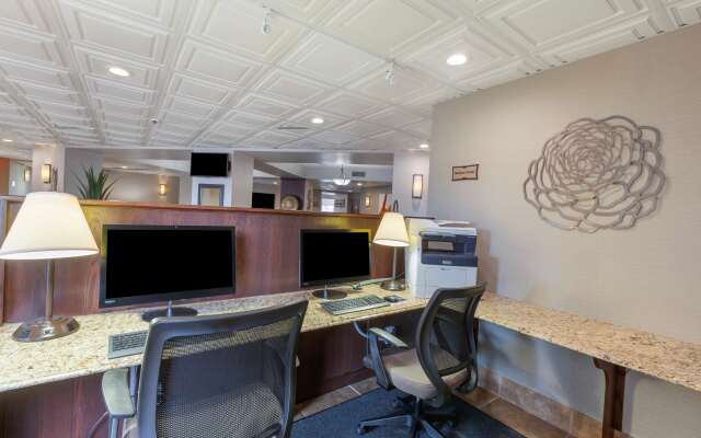 Best Western Plus Rose City Suites