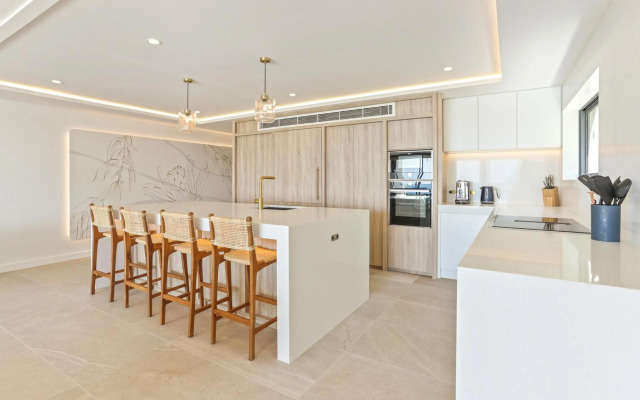 La Mer Apartment #10