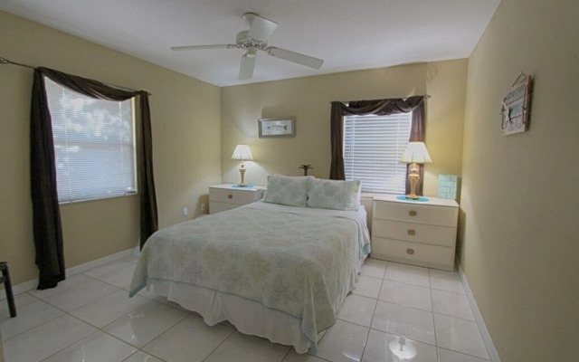 Luxury Florida Villa by RedAwning