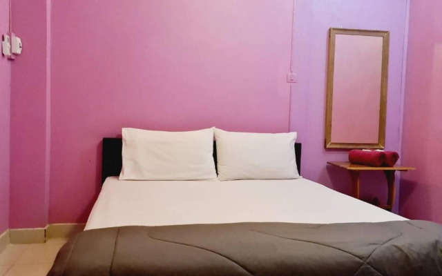 Royal Land Mae Klong Hotel