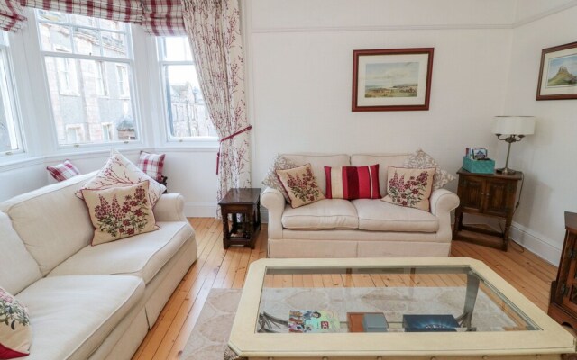 Iona 10 Palace Street East