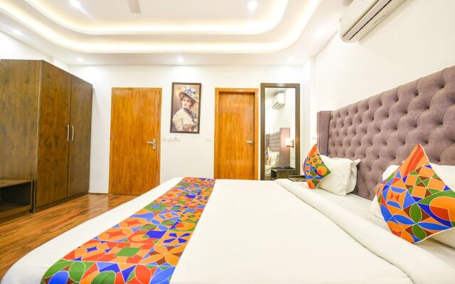 Fabhotel The Weekend Vibes