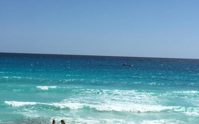 Sea View - Ocean Front Only