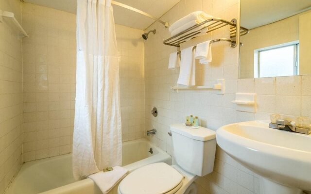 Red Carpet Inn & Suites - Albany Airport