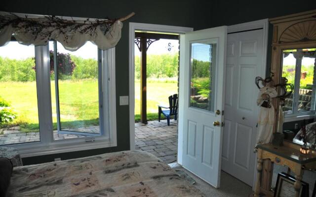 Golden Pathways Retreat and B&B