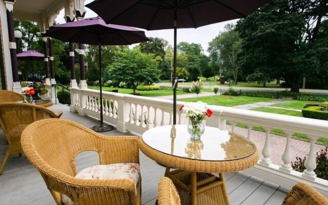 Silas W Robbins House Bed & Breakfast
