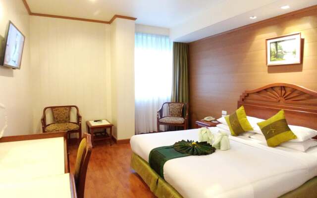 Bangkok Centre Hotel (SHA Plus+)