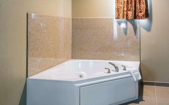 Holiday Inn Kansas City Downtown by IHG