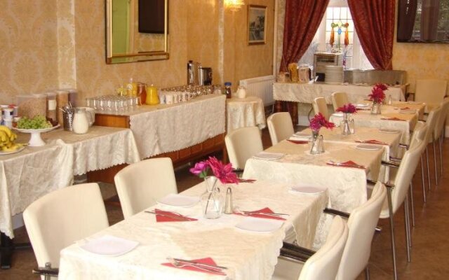 Yellow Mountain Hotel