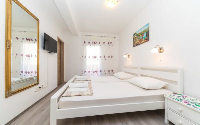 Apartments Damjan