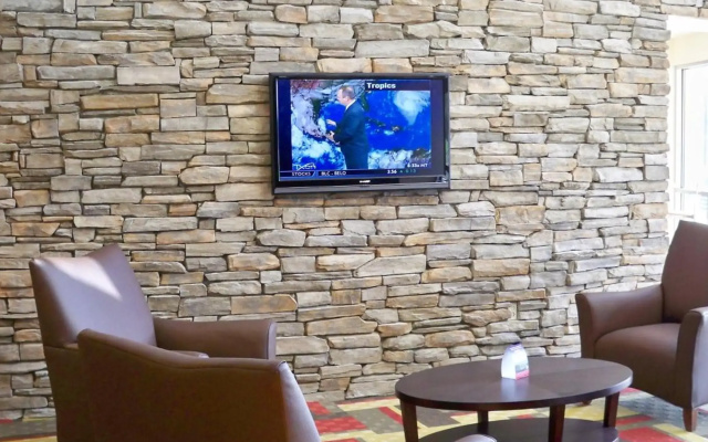 Red Roof Inn & Suites Beaumont