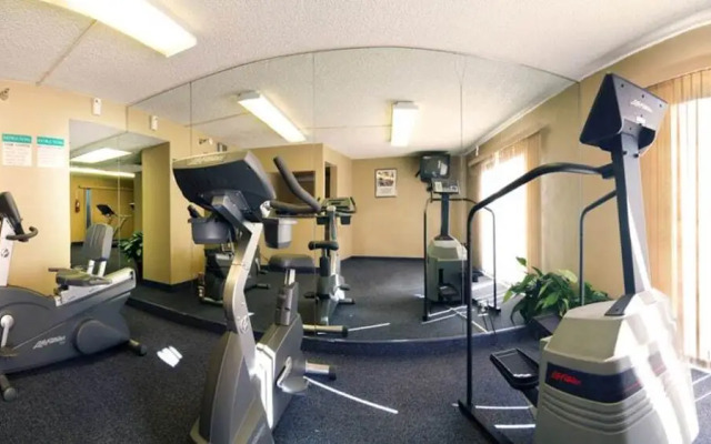 Radisson Suites Covina