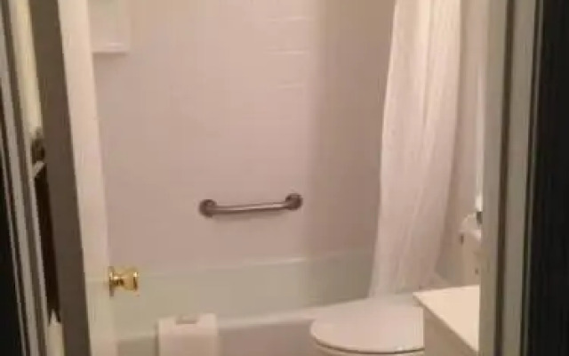 Duke Tower Hotel & Condominiums