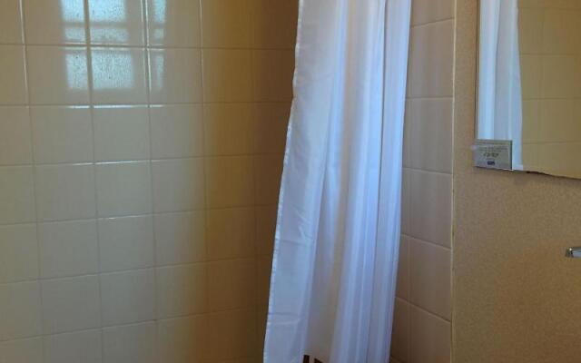 Royal Inn and Suites