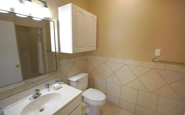 Plantation Suites & Conference Center