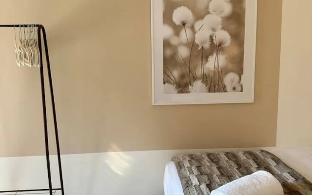 Three Bedroom Home Manchester sleeps 9