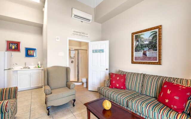 Windemere 904 with Pool Side Cabana