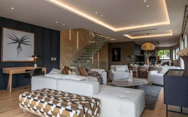 Incredible Camps Bay Escape w Pool Solange Villa