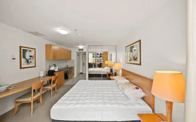 Central ACT Studio With Indoor Pool and Gym