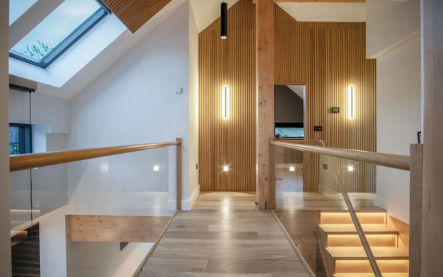 Ty Cyfoes - Luxurious 4 Bedroom - St. Florence