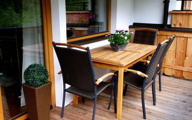 Boutique Apartment With Mountain View