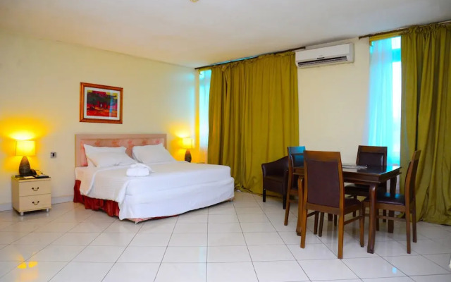 Golden Royale Hotel