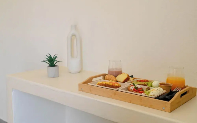 MAEVA Santorini Suites